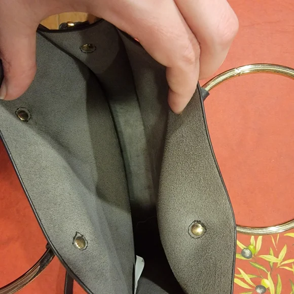 Small Black Crossbody purse - Picture 2 of 6